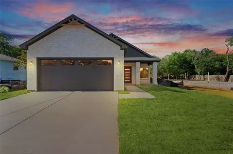 421 E Walnut St, Hillsboro, TX 76645