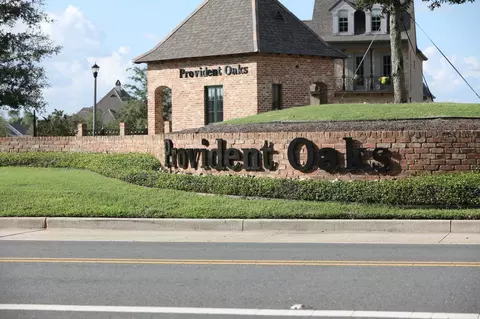 107 Overbrook Ln, Bossier City, LA 71111