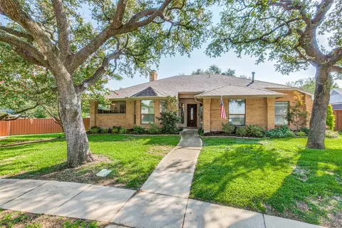 2110 Monterrey Pl, Carrollton, TX 75006