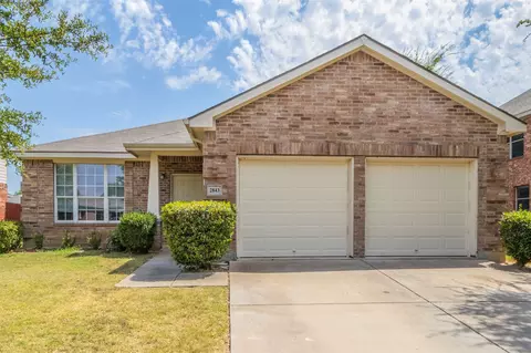 2843 Park Springs Dr, Grand Prairie, TX 75052