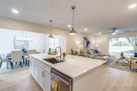 8517 Grumman Dr, Dallas, TX 75228