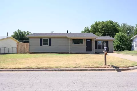 127 James Dr, Iowa Park, TX 76367