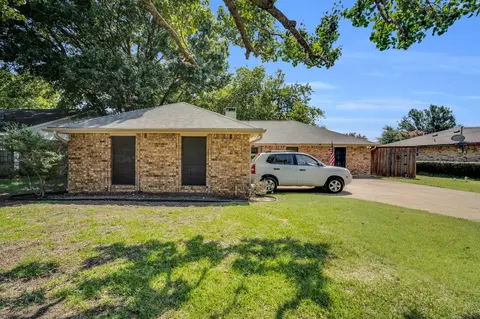 822 Fairlawn Dr, Duncanville, TX 75116