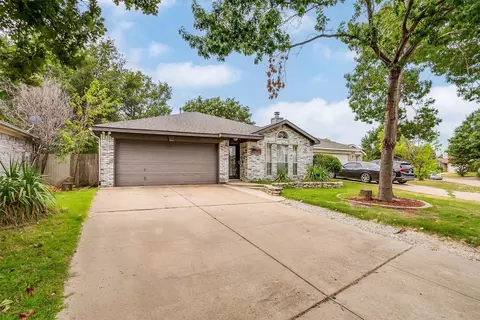 6762 Prairie Hill Rd S, Fort Worth, TX 76131