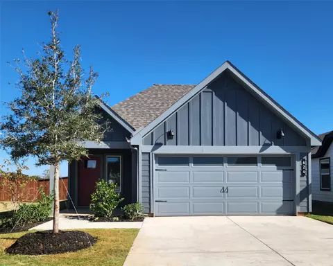 624 Capstone Cir, Granbury, TX 76048