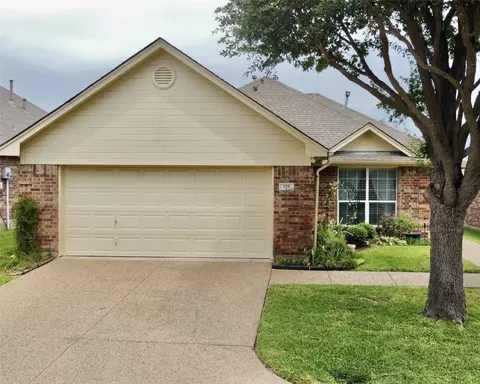 115 Crestridge Dr #13, Cedar Hill, TX 75104