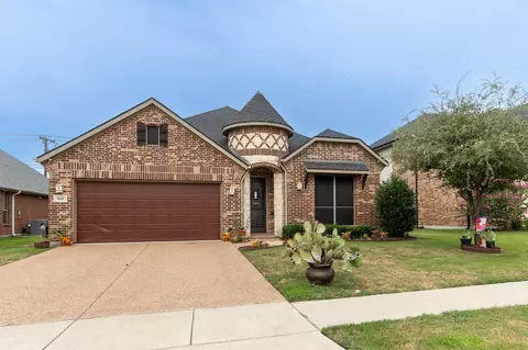 949 Lost Heather Dr, Saginaw, TX 76179