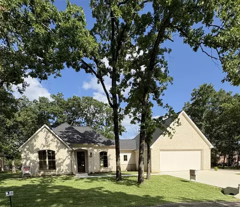108 Southern Pine Pl, Mabank, TX 75156