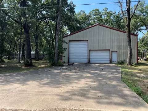 106 Red Oak Dr, Mabank, TX 75156