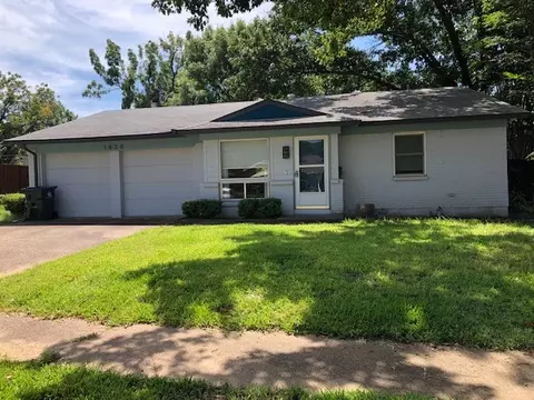 1820 Larkspur Dr, Arlington, TX 76013