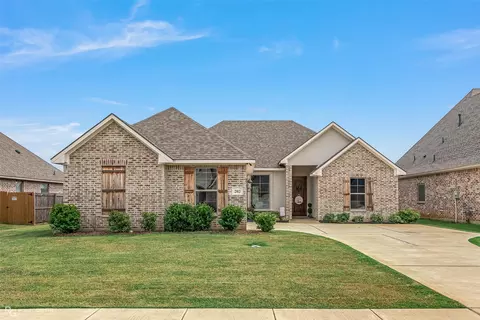 202 Jamestowne Blvd, Benton, LA 71006