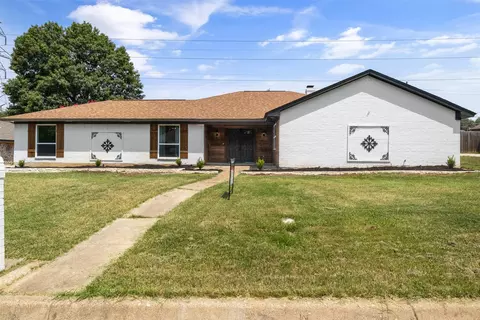 6505 Briley Dr, North Richland Hills, TX 76180