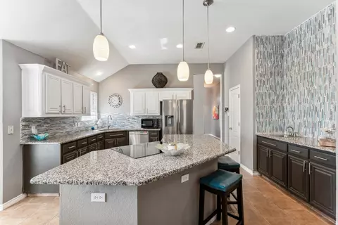9057 San Joaquin Trl, Fort Worth, TX 76118