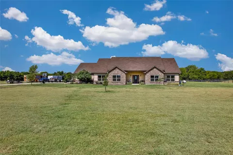 945 S Ritchey Rd, Valley View, TX 76272