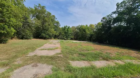 2214 Marshall St, Greenville, TX 75401