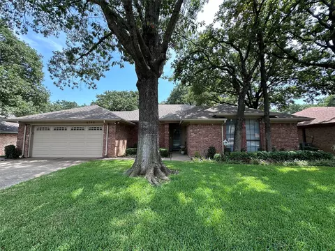 6748 Inwood Dr, North Richland Hills, TX 76182