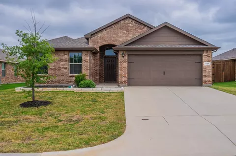 321 Triple Crown Ln, Ponder, TX 76259