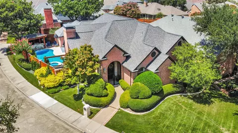 5601 Encore Dr, Dallas, TX 75240