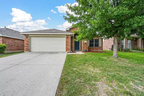 4045 Rochester Dr, Fort Worth, TX 76244