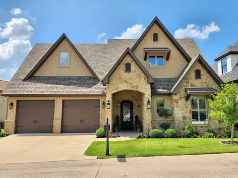 944 La Vista Dr, Tyler, TX 75703
