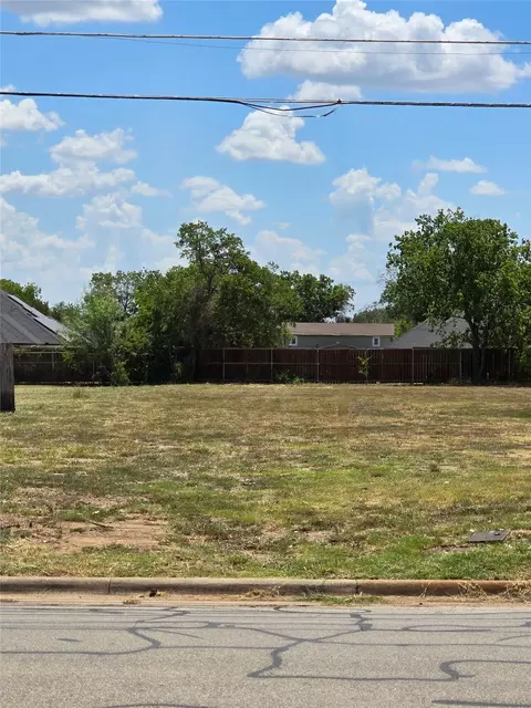 5116 Pinson St, Fort Worth, TX 76105