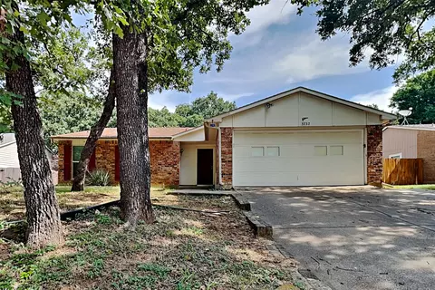 3737 Hackberry Ln, Bedford, TX 76021