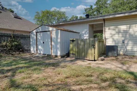 Exterior - 243 Hideaway Ln E, Hideaway, TX 75771 photo 4 of 8