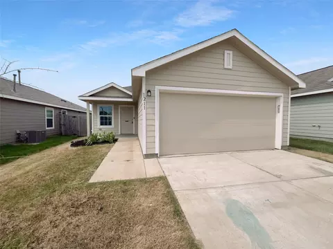 1211 Fairford Rd, Crandall, TX 75114