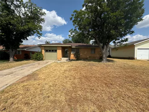 2233 Woodard St, Abilene, TX 79605