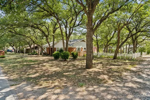 700 Cedar St, Mineral Wells, TX 76067