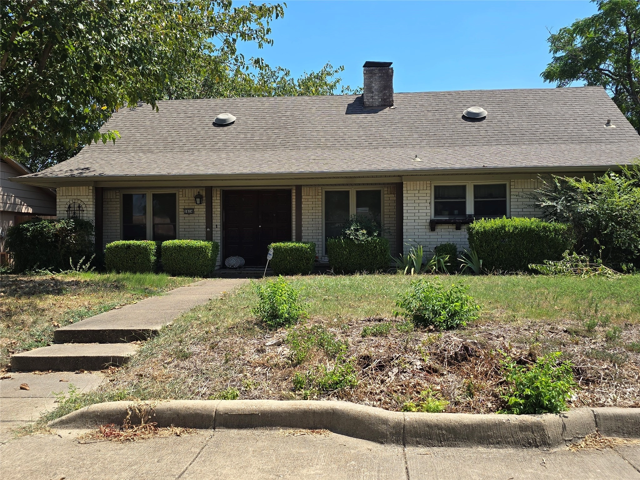 1614 KINGSBRIDGE DR  