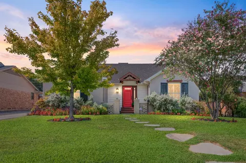 715 Parkview Cir, Richardson, TX 75080