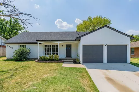 5300 Garrick Ave, Fort Worth, TX 76133