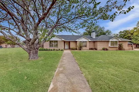 108 Deborde Cir, Red Oak, TX 75154