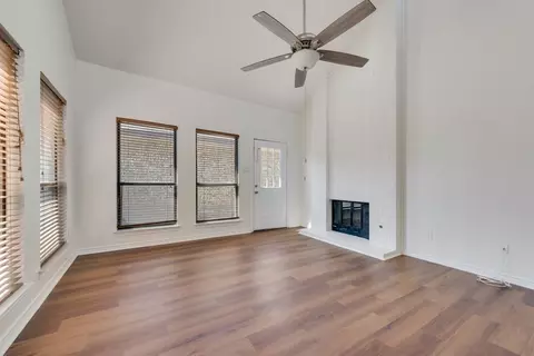 3705 Clover Hill Ln, Carrollton, TX 75007
