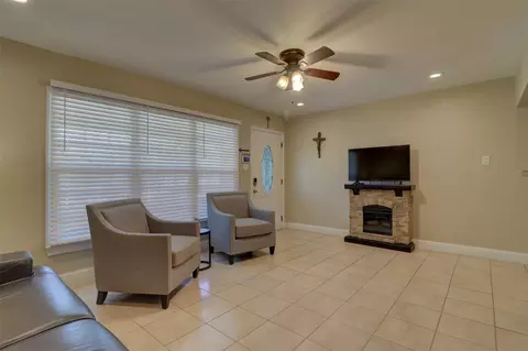 Living - 708 E Beth St, Whitney, TX 76692 photo 1 of 2