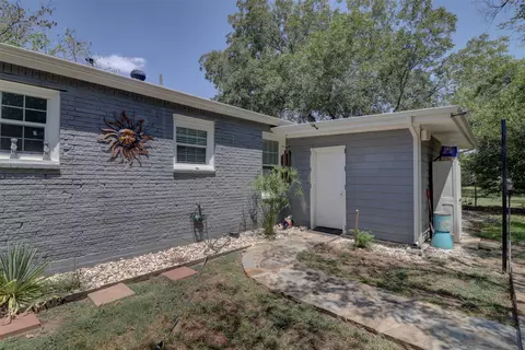 Exterior - 708 E Beth St, Whitney, TX 76692 photo 4 of 8