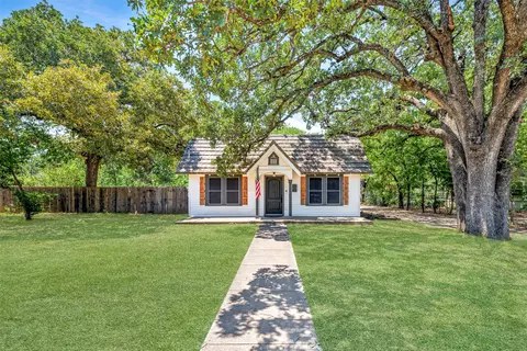 2510 N Hughes Ave, Fort Worth, TX 76103