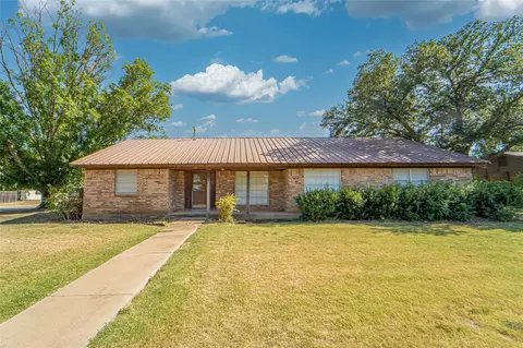 1401 W Elliott St, Breckenridge, TX 76424