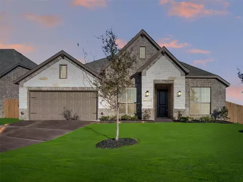 100 Goldfinch Rd, Joshua, TX 76058