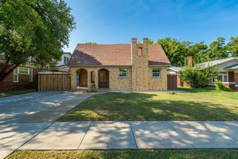 820 E Mulkey St, Fort Worth, TX 76104