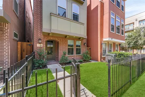 1324 Branchwood Pl, Dallas, TX 75215