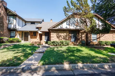 607 Windgate Ct, Arlington, TX 76012