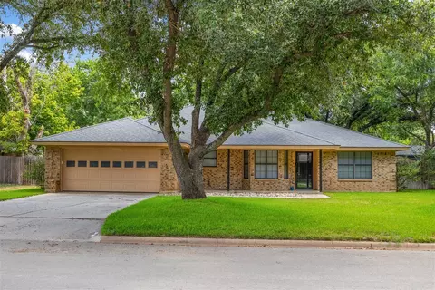 2300 10th St, Brownwood, TX 76801
