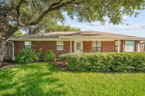 110 Blue Stem Cir, Gatesville, TX 76528