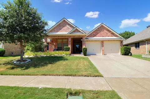 5329 Big Bend Dr, Fort Worth, TX 76137