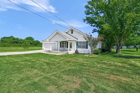 1613 Middle Rd, Denison, TX 75021