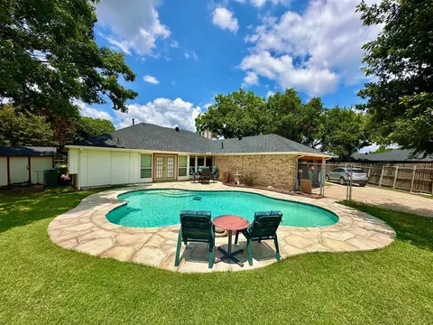Exterior - 2201 Crestview Ln, Rowlett, TX 75088 photo 5 of 11