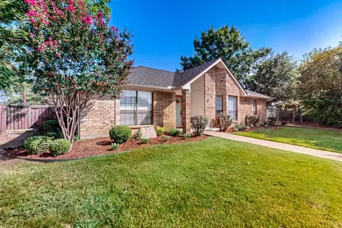 Exterior - 2201 Crestview Ln, Rowlett, TX 75088 photo 3 of 11