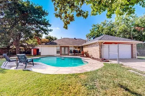 Exterior - 2201 Crestview Ln, Rowlett, TX 75088 photo 7 of 11